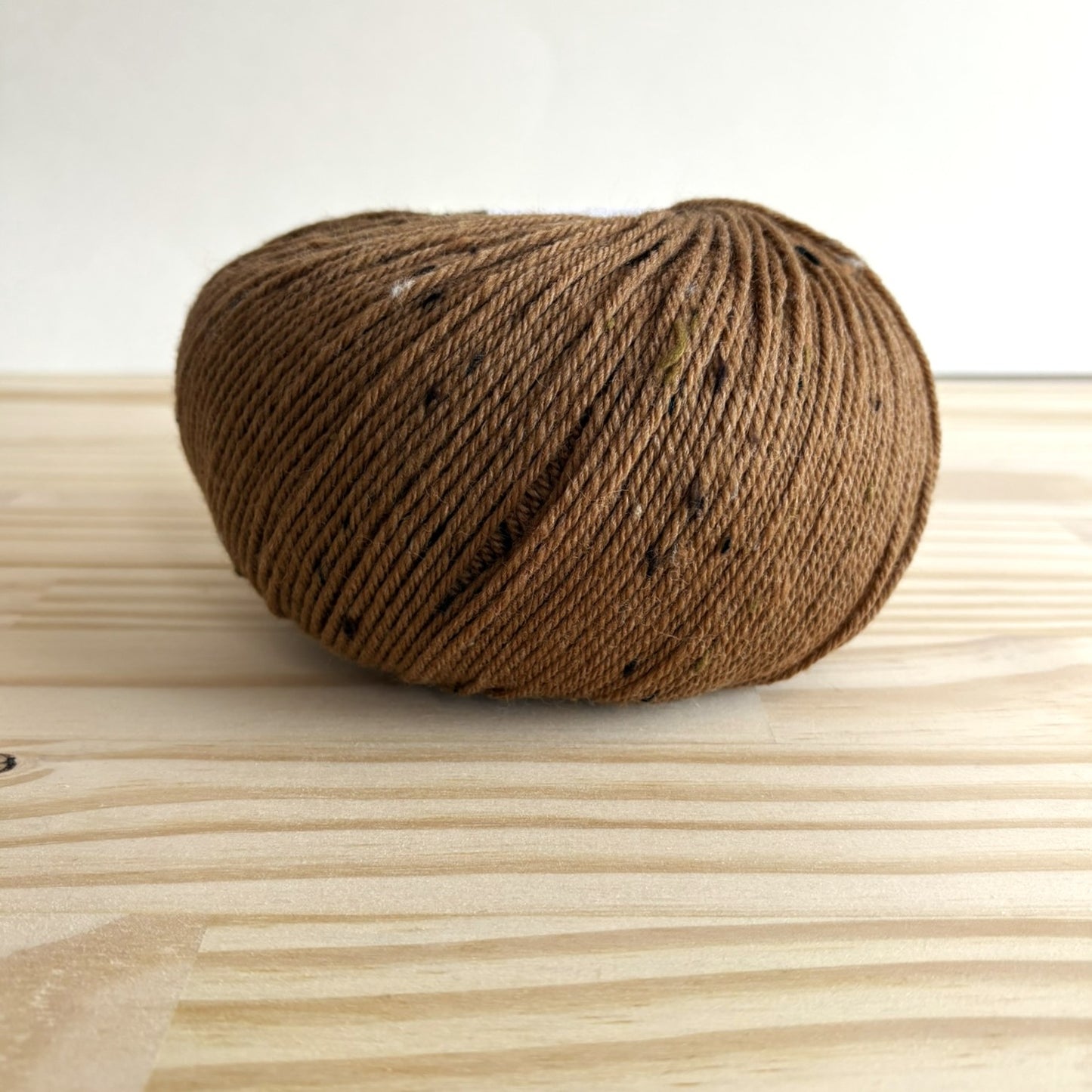 Universal Yarn Deluxe DK Tweed - DK weight yarn, superwash
