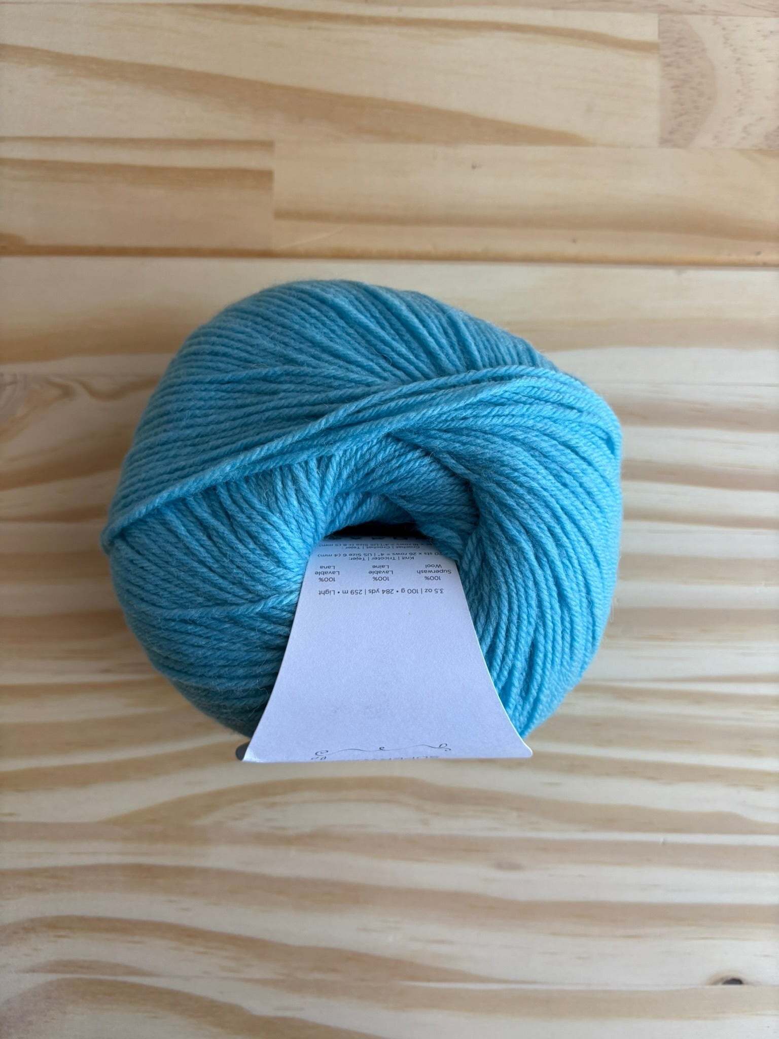 Universal Yarn Deluxe DK weight yarn - pure wool yarn, superwash - thespinninghand