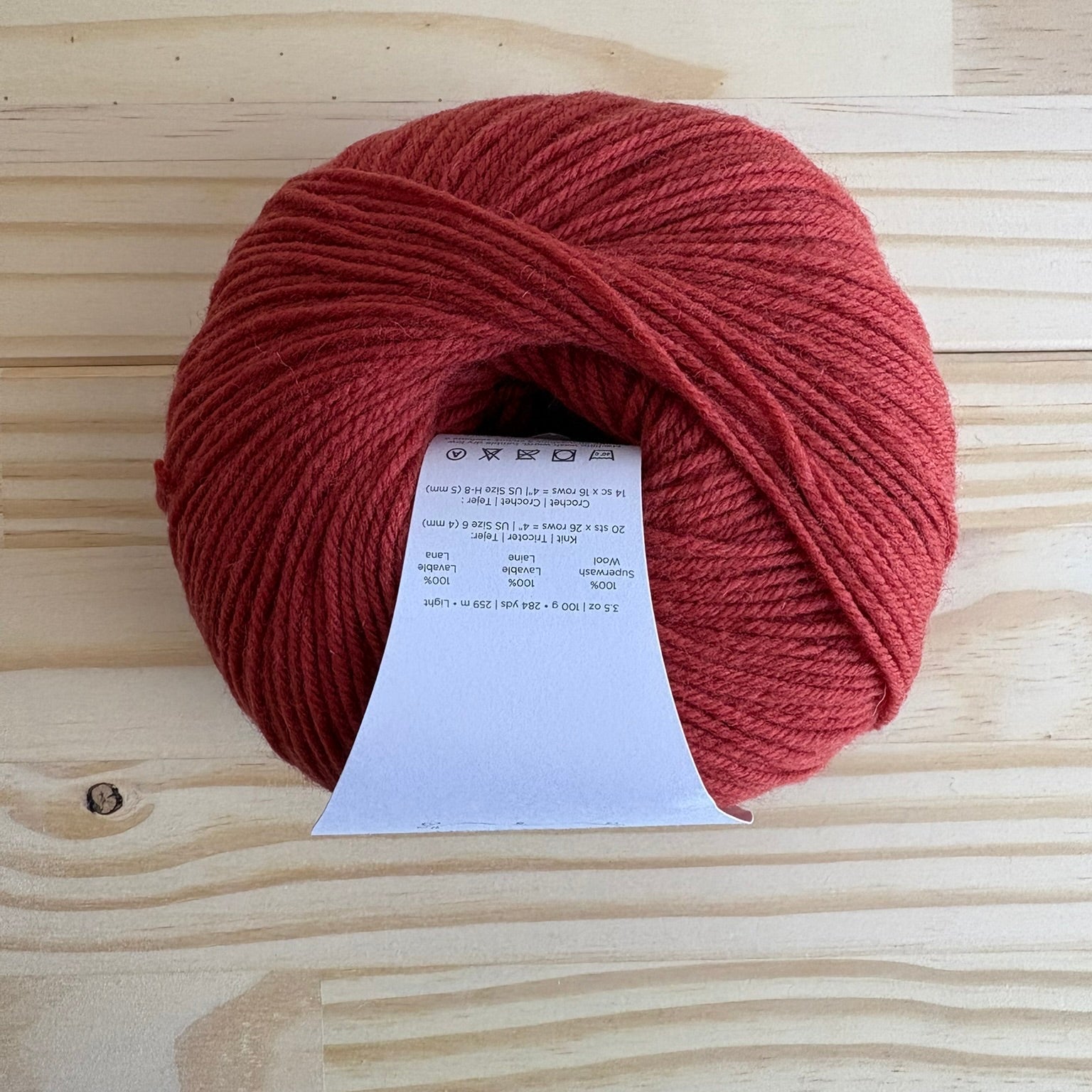 Universal Yarn Deluxe DK weight yarn - pure wool yarn, superwash - thespinninghand