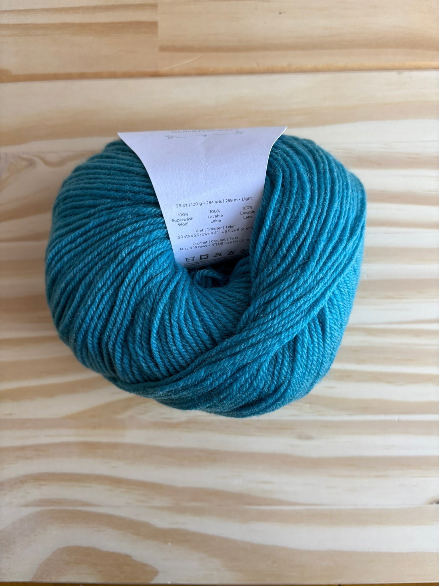 Universal Yarn Deluxe DK weight yarn - pure wool yarn, superwash - thespinninghand