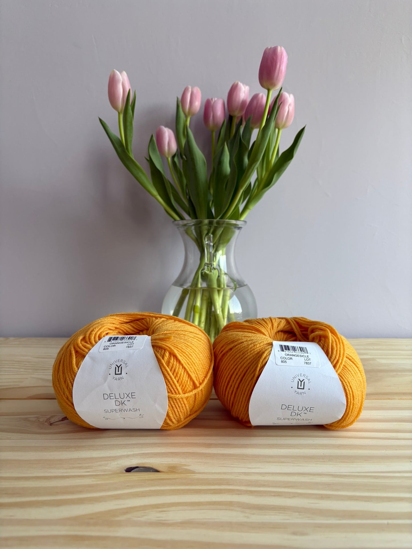 Universal Yarn Deluxe DK weight yarn - pure wool yarn, superwash - thespinninghand