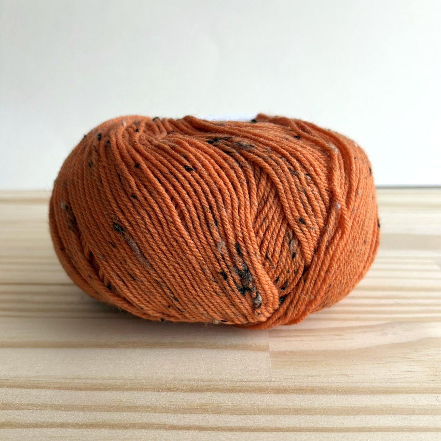 Universal Yarn Deluxe DK Tweed - DK weight yarn, superwash
