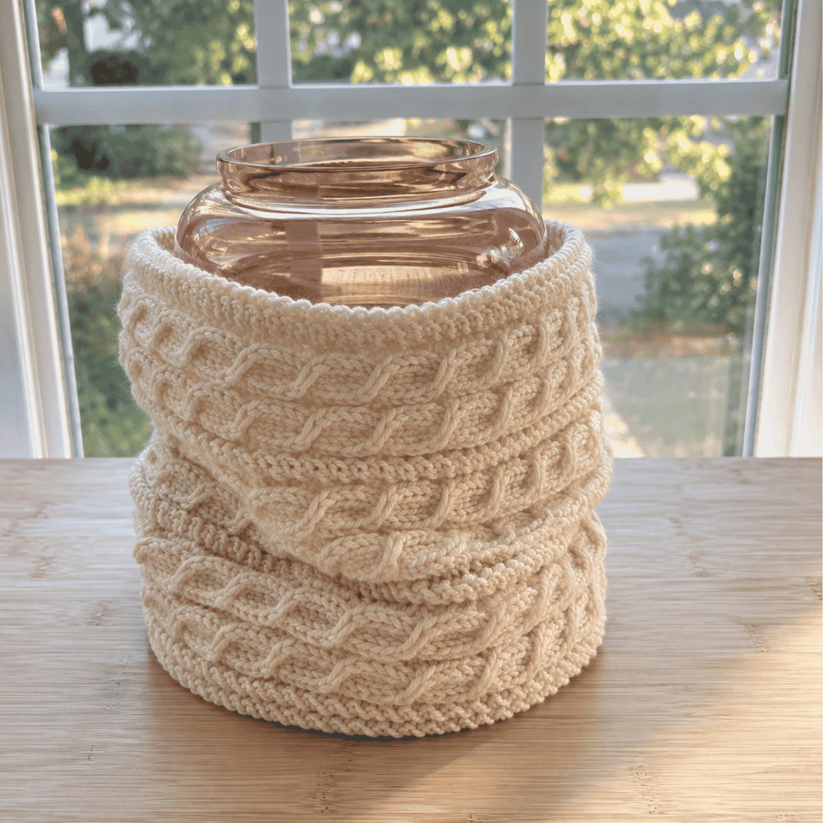 Cable knit cream wool cowl - Aran cabled pattern - thespinninghand
