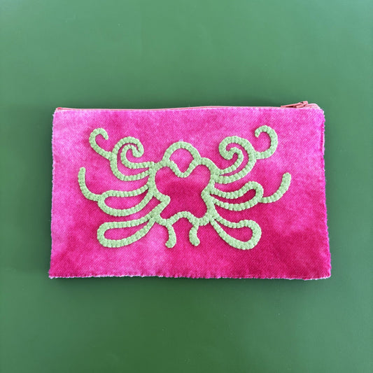Felted zip pouches by Nancy Jackson - thespinninghand