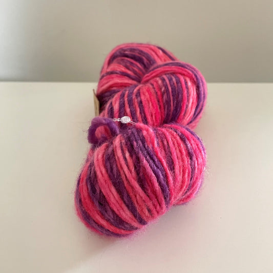 Araucania Sayi yarn - hand painted, machine washable wool - color 1005 Santa Rosa