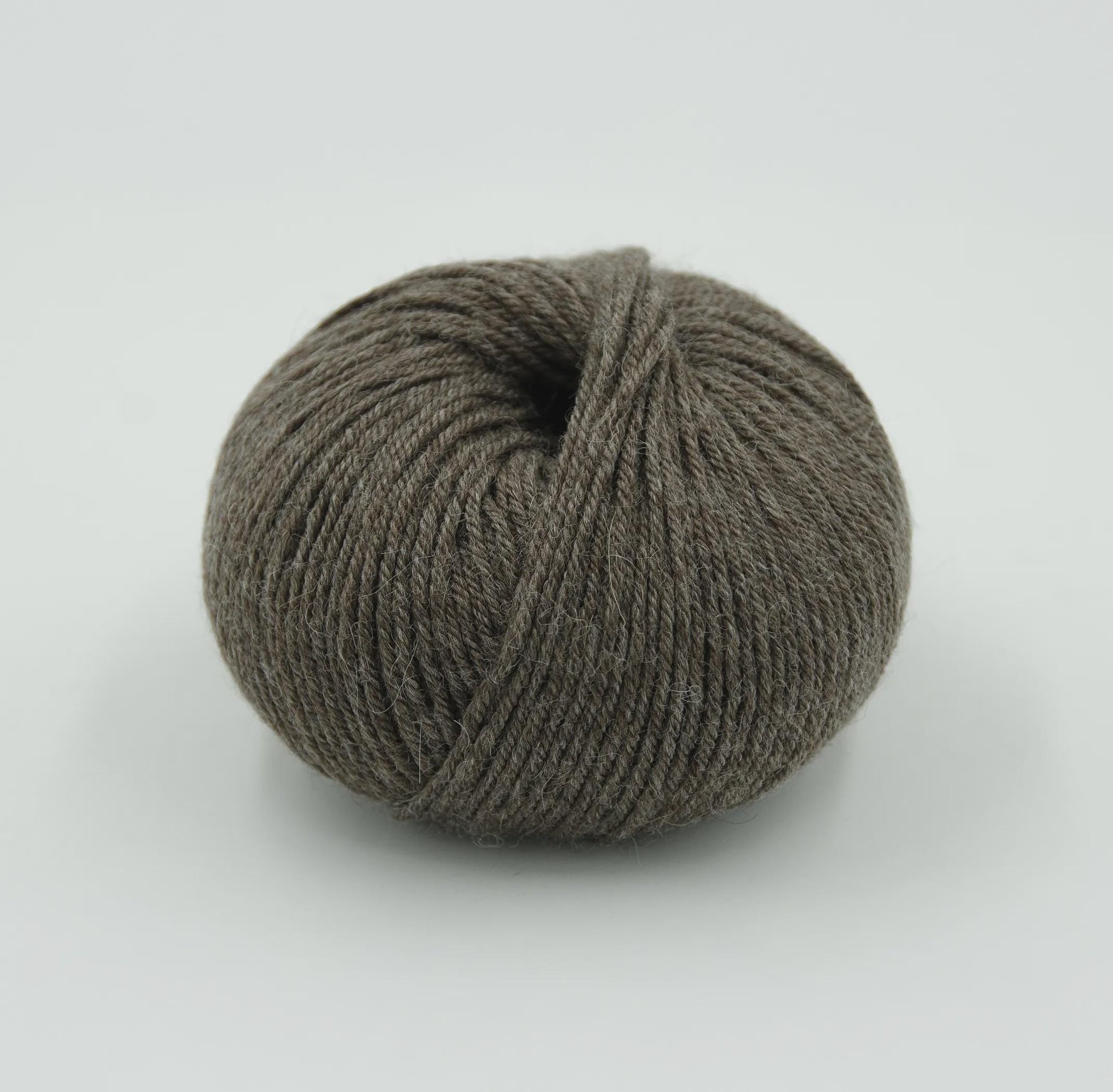 Indiecita Baby Alpaca DK weight yarn - thespinninghand