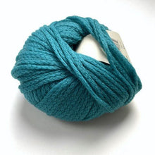 Load image into Gallery viewer, Juniper Moon Farm Fourteen - Merino Cashmere Blend - thespinninghand
