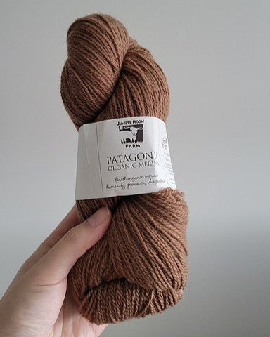 Patagonia pure merino - Juniper Moon Farm organic yarn - thespinninghand