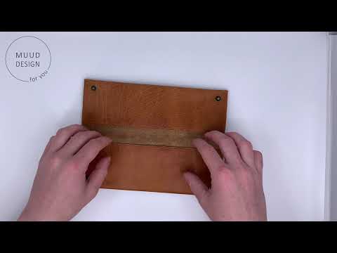 Hattie leather case from MUUD - The Spinning Hand