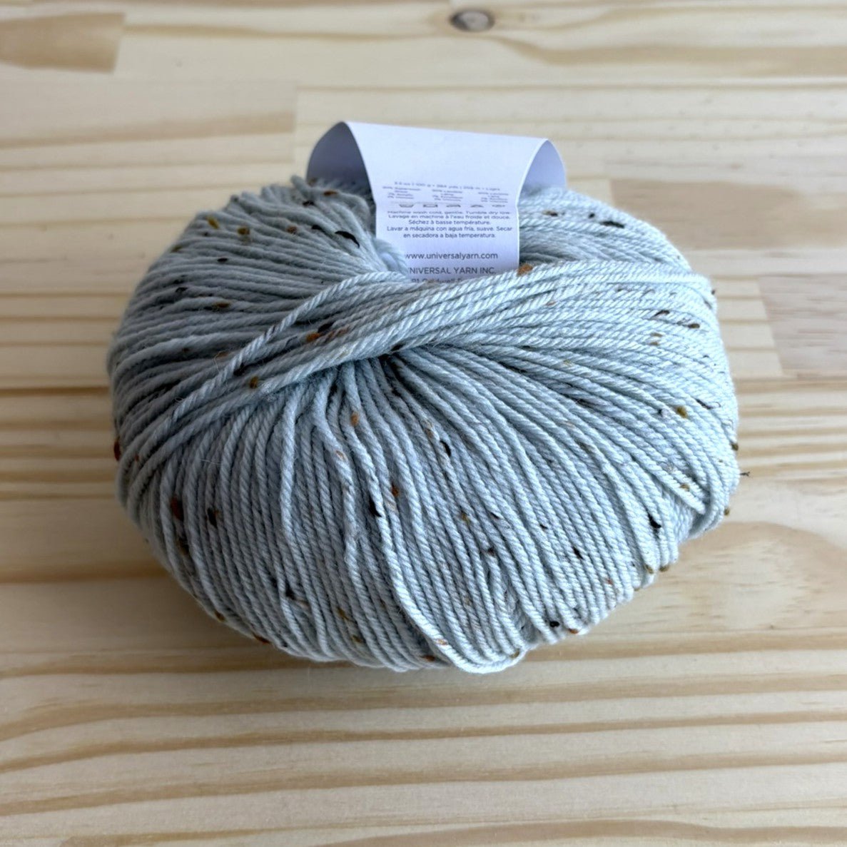 Universal Yarn Deluxe DK Tweed - DK weight yarn, superwash - thespinninghand