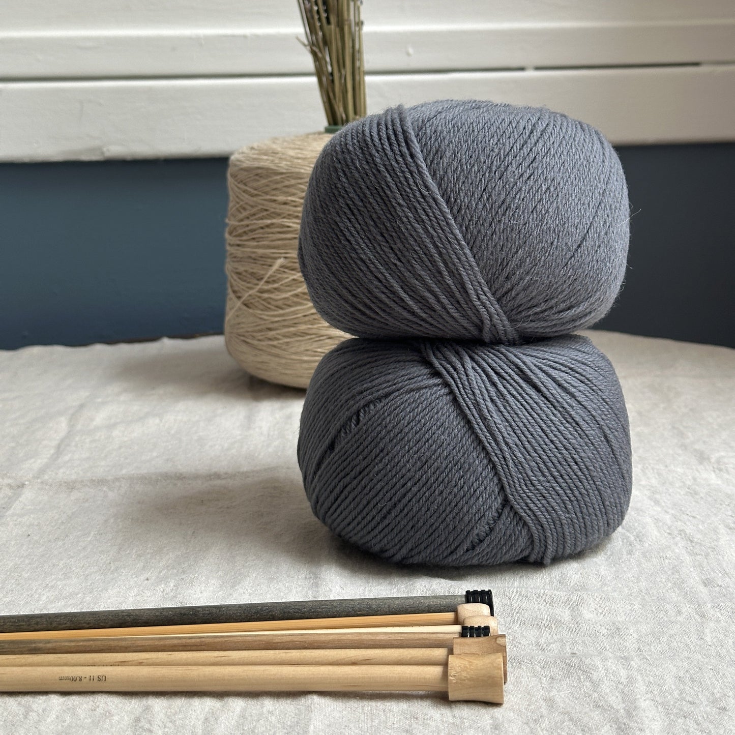 Universal Yarn Deluxe DK weight yarn - pure wool yarn, superwash - thespinninghand