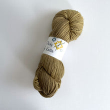 Load image into Gallery viewer, The Plucky Knitter Trusty Worsted - The Spinning Hand
