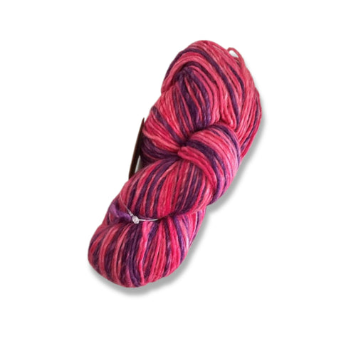 Araucania Sayi - Hand painted wool blend - worsted weight yarn - thespinninghand
