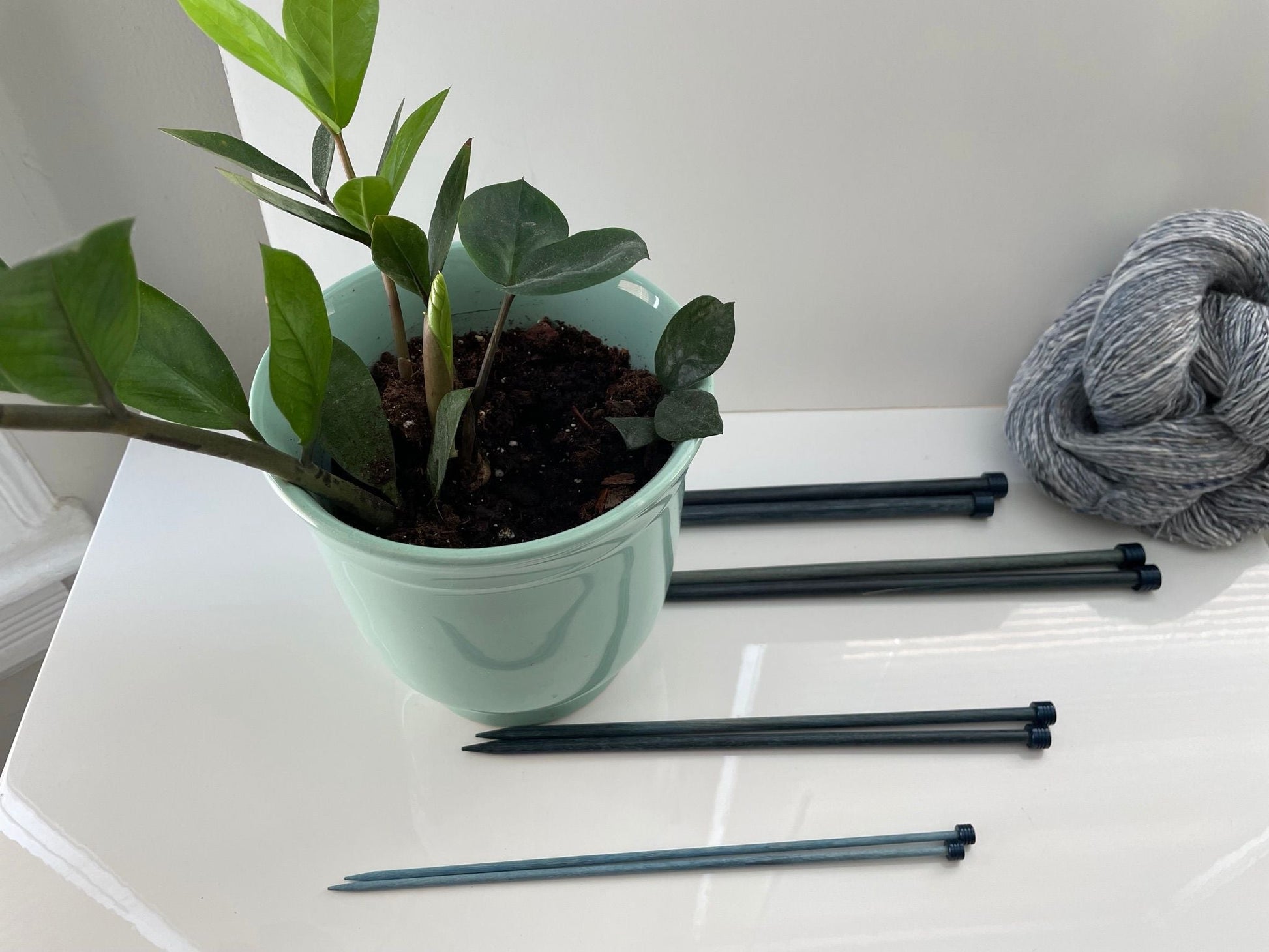 Lykke Single Point Knitting Needles - Driftwood or Indigo - 10 inches long - full size range - thespinninghand