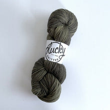 Load image into Gallery viewer, The Plucky Knitter Trusty Worsted Pure Merino - thespinninghand

