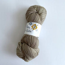 Load image into Gallery viewer, The Plucky Knitter Trusty Worsted Pure Merino - thespinninghand
